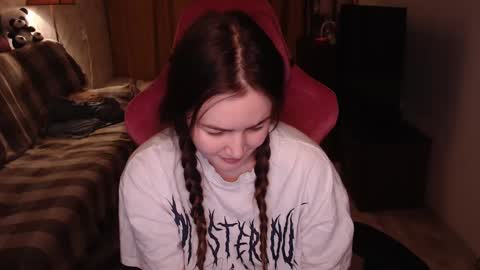 Snapshot of i_love_icecream chatting on 12.23.24 elisabeth online show from 12.23.24