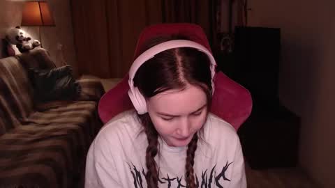 Snapshot of i_love_icecream chatting on 12.25.24 elisabeth online show from 12.25.24