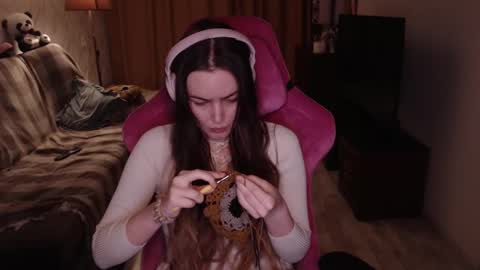 Snapshot of i_love_icecream chatting on 12.28.24 elisabeth online show from 12.28.24