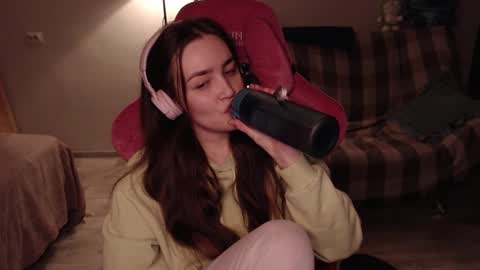 Snapshot of i_love_icecream chatting on 02.08.25 elisabeth online show from 02.08.25