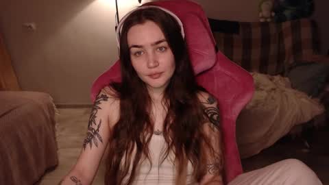 Snapshot of i_love_icecream chatting on 02.11.25 elisabeth online show from 02.11.25