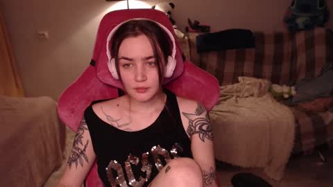 Snapshot of i_love_icecream chatting on 02.12.25 elisabeth online show from 02.12.25