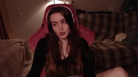 Snapshot of i_love_icecream chatting on 02.15.25 elisabeth online show from 02.15.25