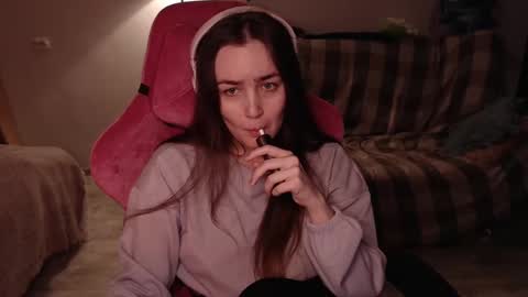 Snapshot of i_love_icecream chatting on 02.16.25 elisabeth online show from 02.16.25