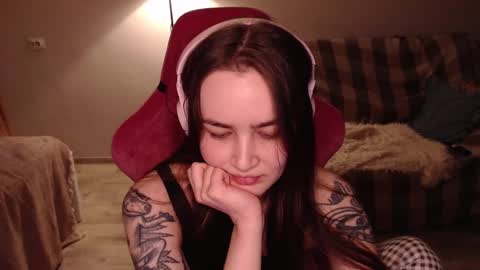 Snapshot of i_love_icecream chatting on 03.08.25 elisabeth online show from 03.08.25