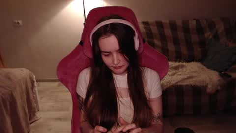 Snapshot of i_love_icecream chatting on 03.08.25 elisabeth online show from 03.08.25