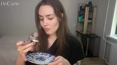 Snapshot of i_love_icecream chatting on 09.10.25 elisabeth online show from 09.10.25