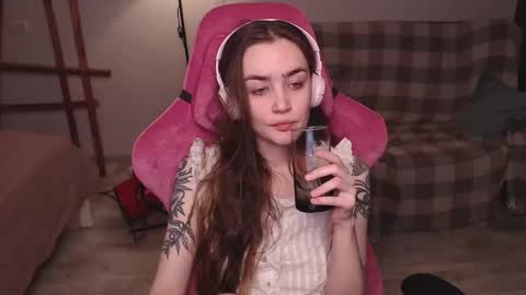 Snapshot of i_love_icecream chatting on 10.08.25 elisabeth online show from 10.08.25