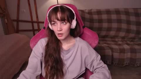 Snapshot of i_love_icecream chatting on 10.14.25 elisabeth online show from 10.14.25