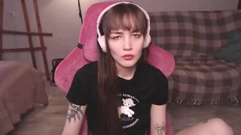 Snapshot of i_love_icecream chatting on 10.15.25 elisabeth online show from 10.15.25