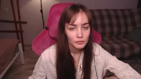 Snapshot of i_love_icecream chatting on 10.29.25 elisabeth online show from 10.29.25