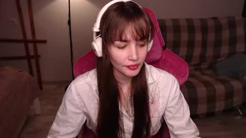 Snapshot of i_love_icecream chatting on 11.15.25 elisabeth online show from 11.15.25