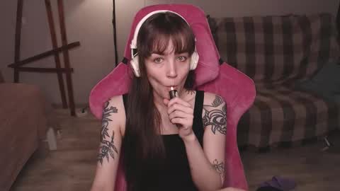 Snapshot of i_love_icecream chatting on 11.20.25 elisabeth online show from 11.20.25