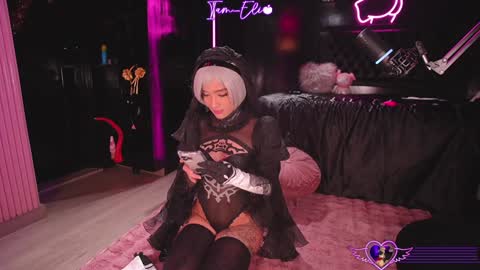 Snapshot of iam_eli chatting on 12.20.24 online show from 12.20.24