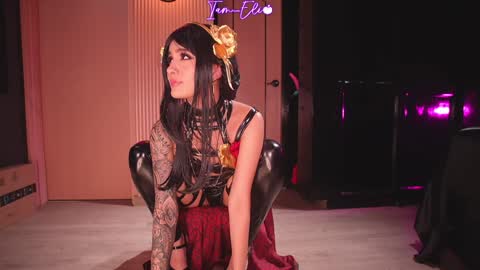 Snapshot of iam_eli chatting on 01.05.25 online show from 01.05.25