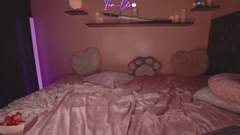 Snapshot of iam_eli chatting on 02.15.26 online show from 02.15.26