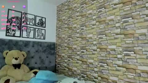 Snapshot of iam_luisa_ chatting on 11.01.25 Luisa online show from 11.01.25