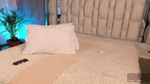 Snapshot of iam_miaparker chatting on 09.19.25 mia time online 3pm- 8pm online show from 09.19.25