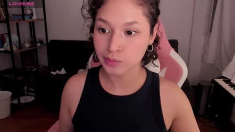 Snapshot of iam_nikki chatting on 12.05.25 On instagram Imm NikkiHelp me reach 100 likes online show from 12.05.25