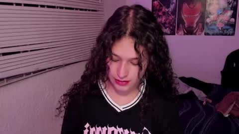 Snapshot of iam_nikki chatting on 01.18.26 On instagram Imm NikkiHelp me reach 100 likes online show from 01.18.26