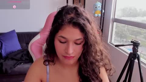 Snapshot of iam_nikki chatting on 02.09.26 On instagram Imm NikkiHelp me reach 100 likes online show from 02.09.26