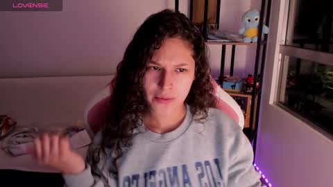 Snapshot of iam_nikki chatting on 02.17.26 On instagram Imm NikkiHelp me reach 100 likes online show from 02.17.26