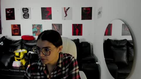 Snapshot of iam_sammy_01 chatting on 11.19.25 Sammy online show from 11.19.25