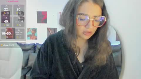 Snapshot of iam_sammy_01 chatting on 11.28.25 Sammy online show from 11.28.25