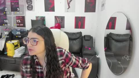 Snapshot of iam_sammy_01 chatting on 12.03.25 Sammy online show from 12.03.25