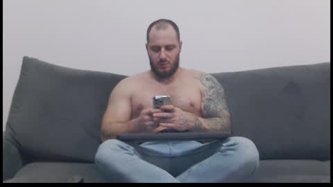 Snapshot of iambigballs19 chatting on 03.05.26 claudeloflex onlyfans online show from 03.05.26