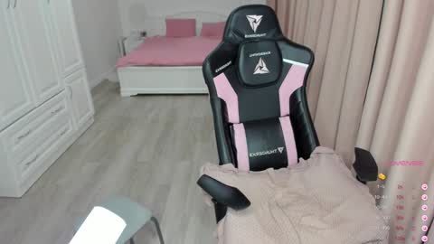 Cassie  STREAMS HERE EVERYDAY online show from 02.02.25