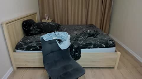 Cassie  STREAMS HERE EVERYDAY online show from 09.29.25