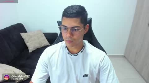 Dylan  independent model  online show from 02.10.25