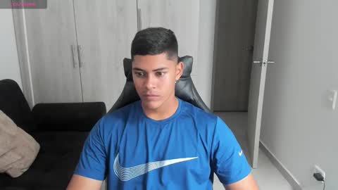 Dylan  independent model  online show from 10.01.25