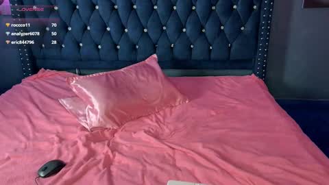 Snapshot of iamgrace chatting on 12.15.25 Grace online show from 12.15.25