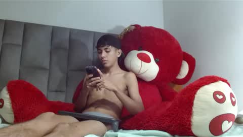 Snapshot of iammaik chatting on 03.11.25 iammaik online show from 03.11.25