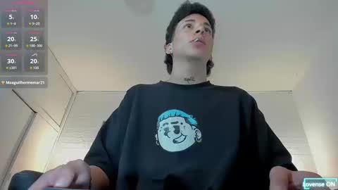 Snapshot of iammariano chatting on 09.12.25 Mariano online show from 09.12.25