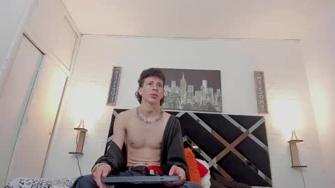 Snapshot of iammariano chatting on 10.16.25 Mariano online show from 10.16.25