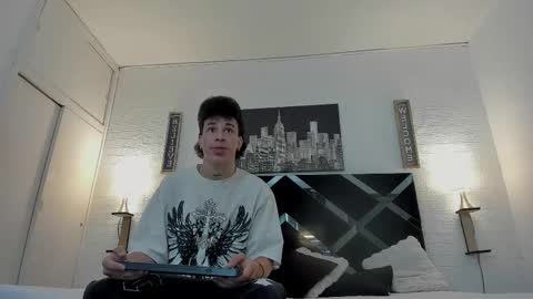 Snapshot of iammariano chatting on 10.20.25 Mariano online show from 10.20.25