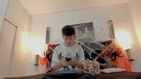 Snapshot of iammariano chatting on 10.27.25 Mariano online show from 10.27.25