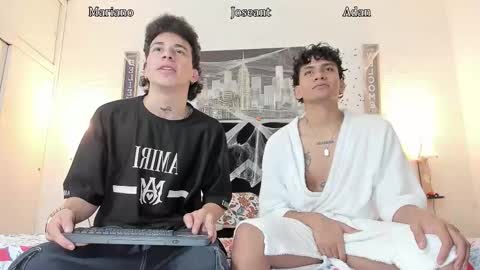 Snapshot of iammariano chatting on 10.31.25 Mariano online show from 10.31.25