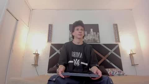 Snapshot of iammariano chatting on 11.04.25 Mariano online show from 11.04.25