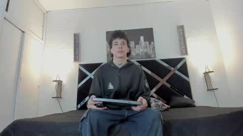 Snapshot of iammariano chatting on 11.12.25 Mariano online show from 11.12.25