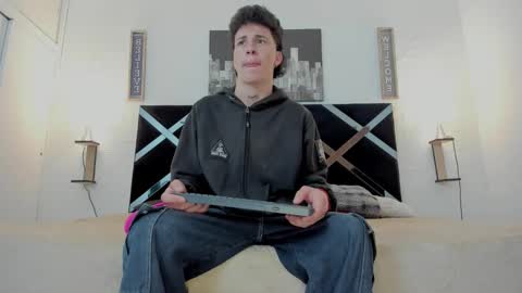 Snapshot of iammariano chatting on 11.19.25 Mariano online show from 11.19.25