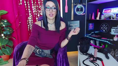 Snapshot of iammistressk chatting on 01.24.25 Mistress K online show from 01.24.25