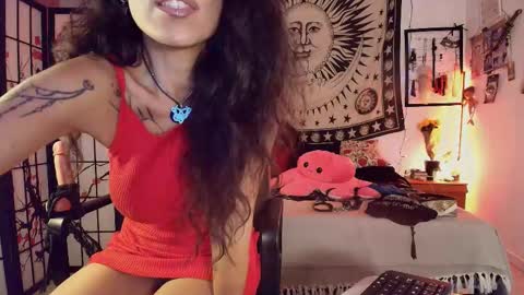 Snapshot of iammistressk chatting on 10.13.25 Mistress K online show from 10.13.25