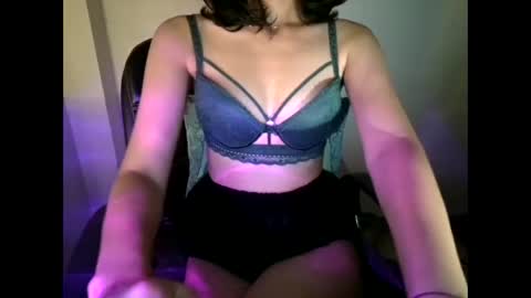 hainnahh online show from 11.12.25