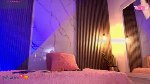 V I C T O R I A online show from 11.03.25