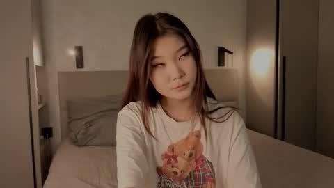 iamyuki_ online show from 11.10.25