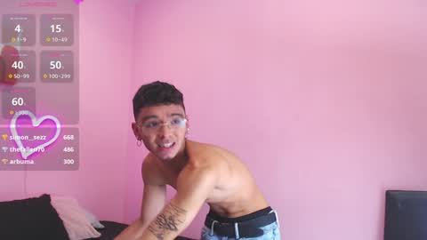 Snapshot of ian_castillo_ chatting on 12.31.24 IAN CASTILLO online show from 12.31.24